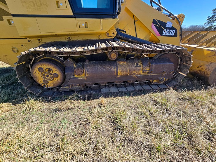 2015-caterpillar-953d-image-63