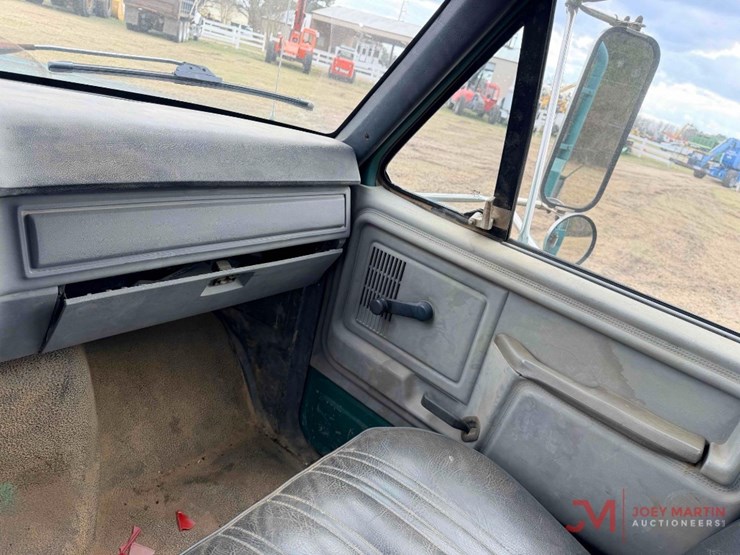 1995-ford-f-series-water-truck-image-17