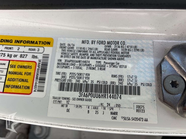 2017-ford-fusion-hybrid-sedan-image-5