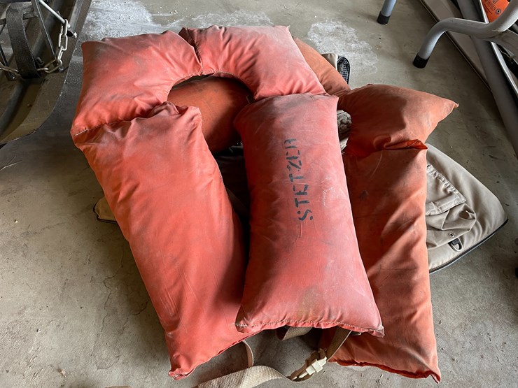 #7626-•-(3)-life-jackets-image-1