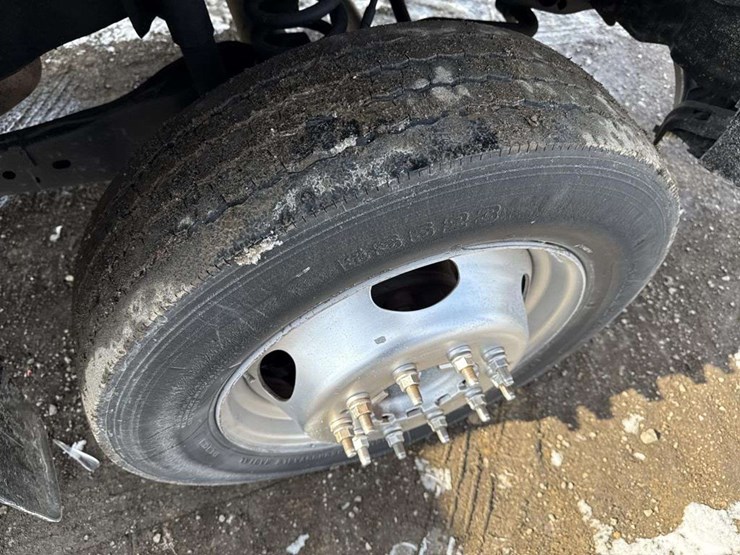 2014-ford-f550-image-23