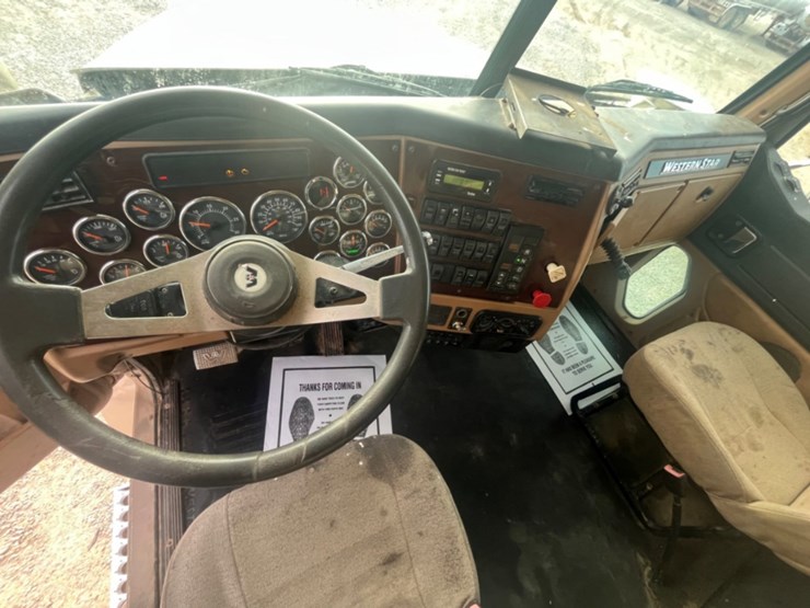 2013-western-star-4900-image-17