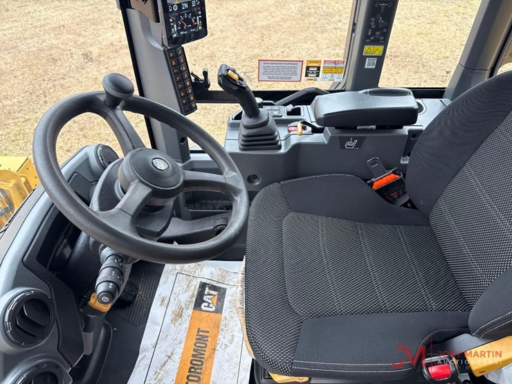 2026-caterpillar-926-image-23