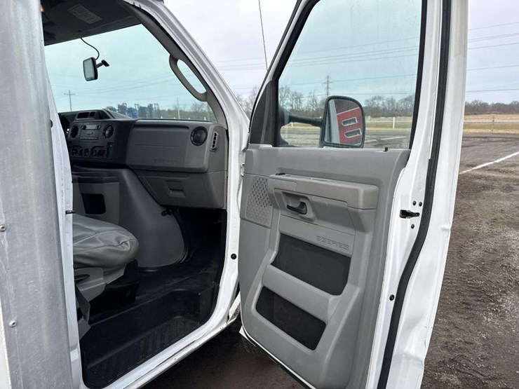 2018-ford-e450-image-22