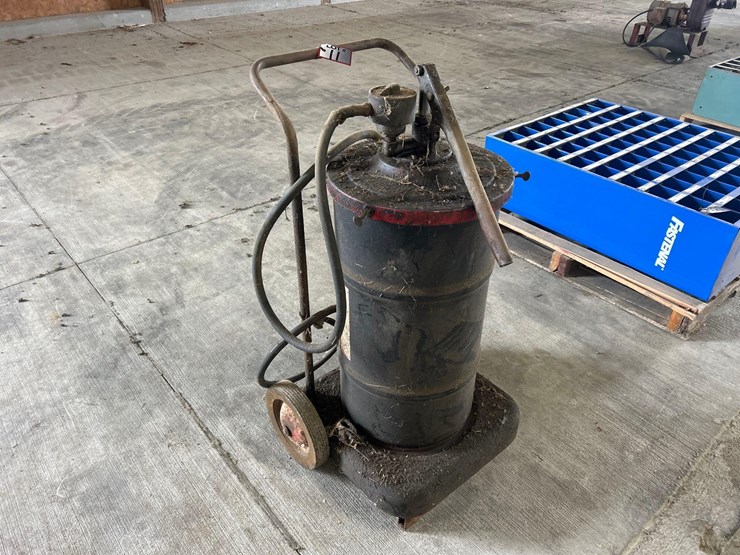 hand-pump-greaser-image-1