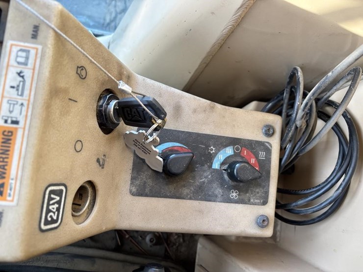 caterpillar-143h-image-47