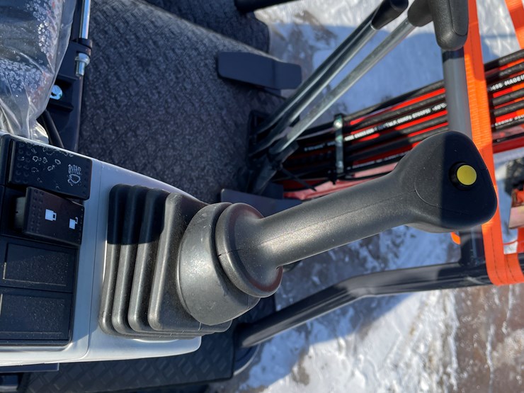 #5378-•-mx15rx-mini-excavator-image-12