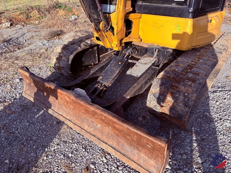 2016-cat-305e2-mini-excavator-image-18