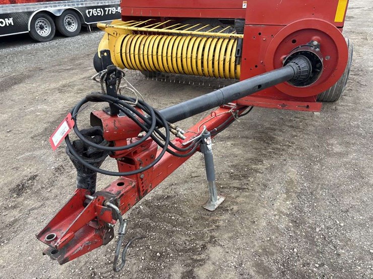 new-holland-575-image-10