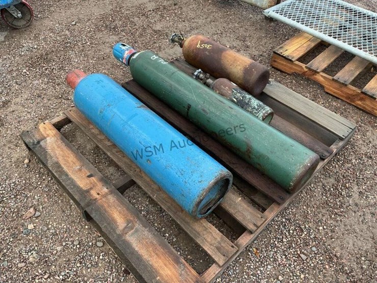 pallet-of-asst-welding-gas-tanks-image-4