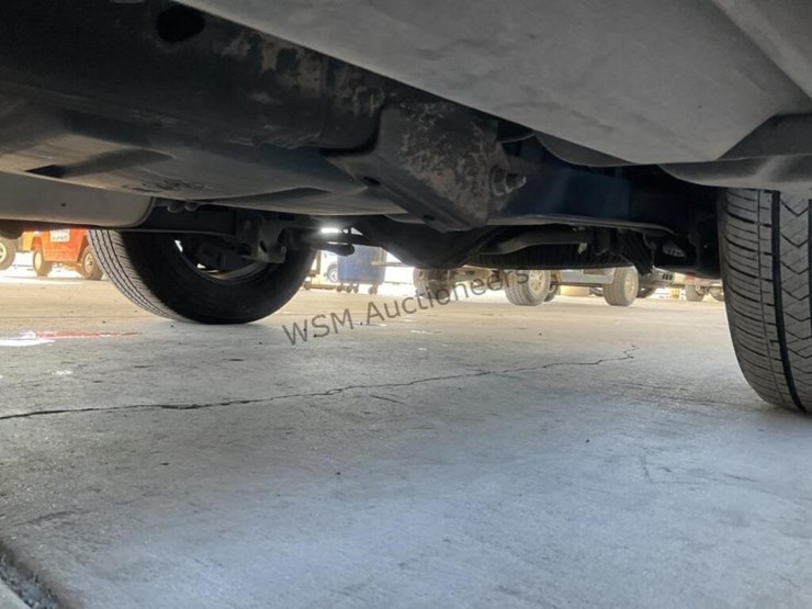 2015-chevrolet-tahoe-image-27