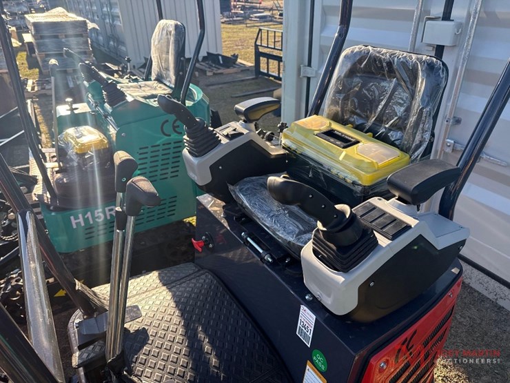 new/unused-findustrymx15rx-mini-excavator-image-9