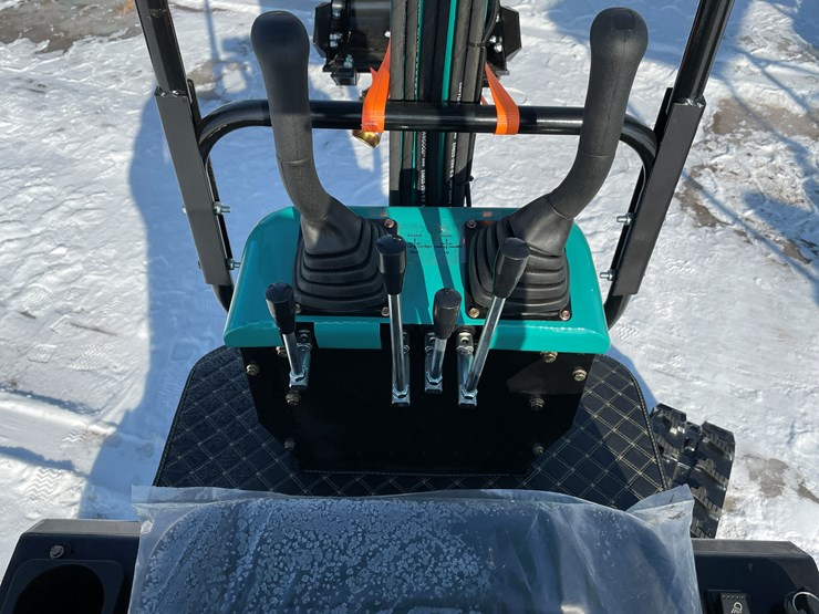 #5368-•-qh12r-mini-excavator-image-11