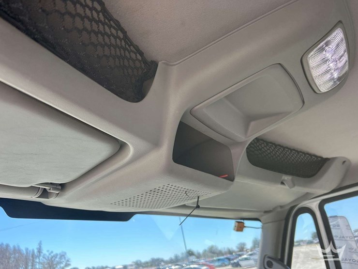 2016-international-durastar-4300-image-17