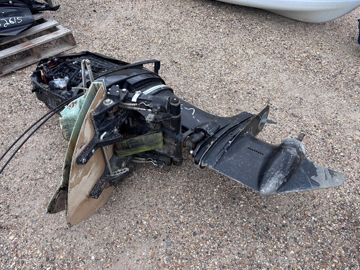 #33892-•-mercury-65-hp-boat-motor-|-parts-or-repair-image-4