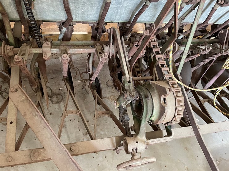 john-deere-12-image-6