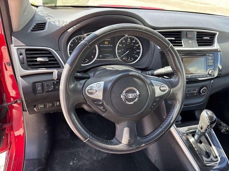 2017-nissan-sentra-sr-sedan-image-13