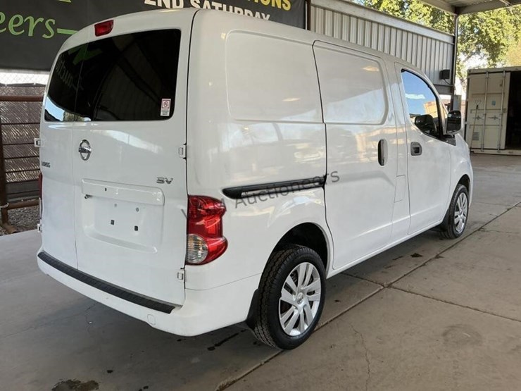 2017-nissan-nv200-image-7