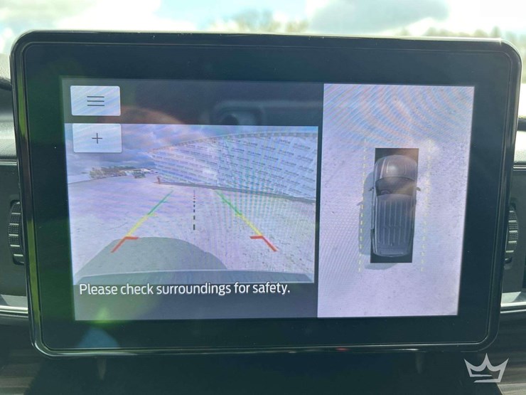 2021-ford-explorer-image-19