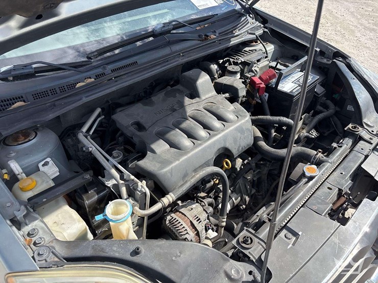 2011-nissan-sentra-sedan-image-8