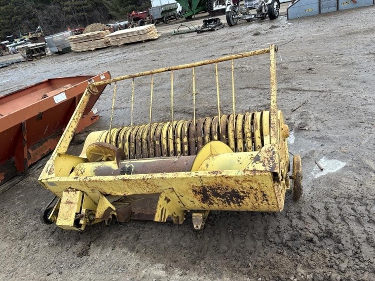 new-holland-770w-image-2