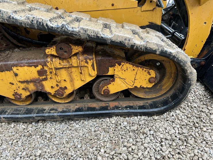 2016-caterpillar-259d-image-16