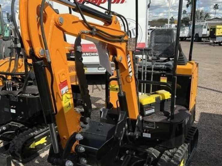 2025-miva-va15-mini-excavator-image-2