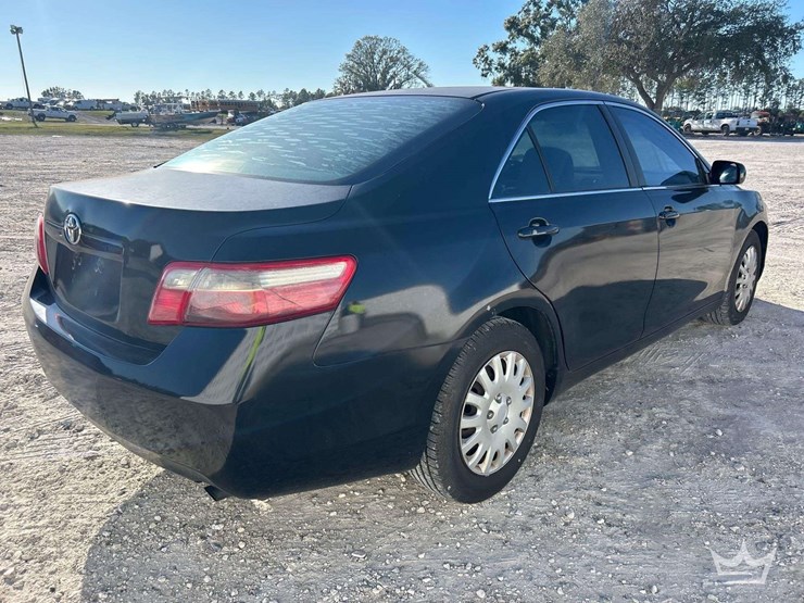 2008-toyota-camry-sedan-image-3