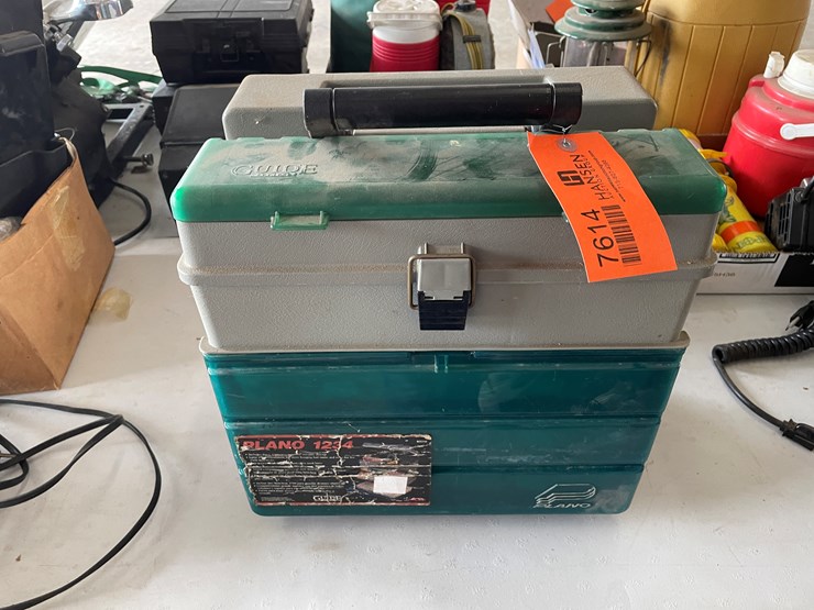 #7614-•-guide-series-tackle-box-image-1