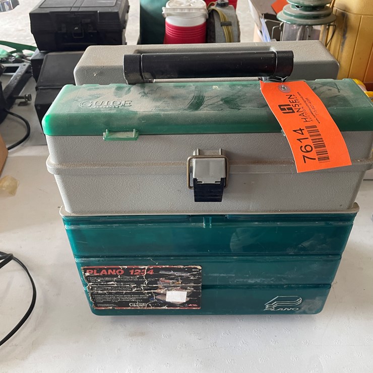 #7614 • Guide Series Tackle Box