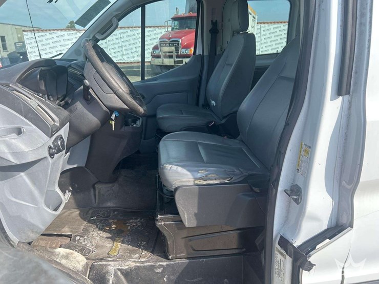 2017-ford-transit-image-16