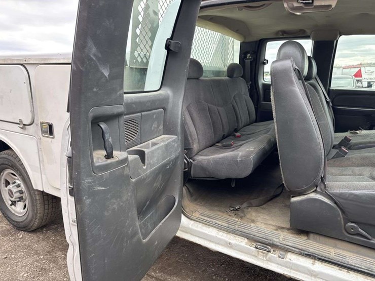 2005-gmc-sierra-2500-image-22