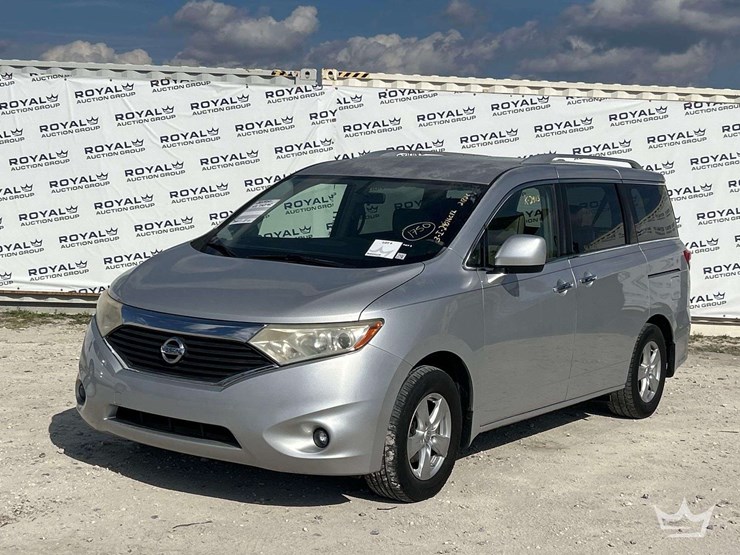 2014-nissan-quest-image-1
