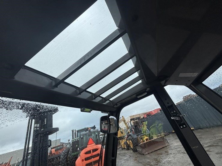 2016-manitou-ms130t-enc-cab-forklift-image-27