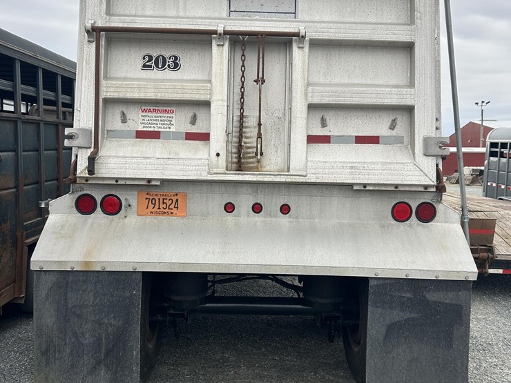 2002-vantage-39-ft-image-8