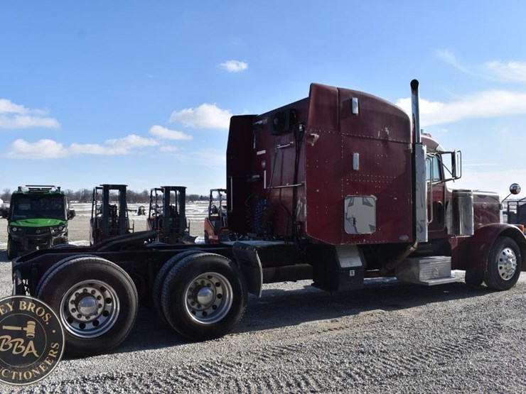 2004-peterbilt-379-image-14