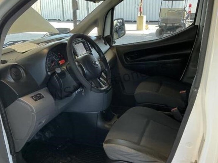 2017-nissan-nv200-image-22