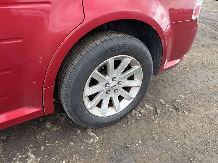 2010-ford-flex-image-9