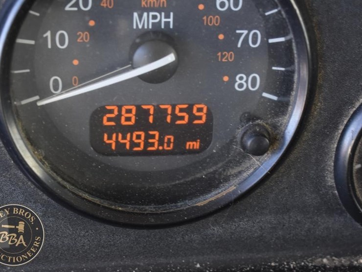 2012-peterbilt-348-image-36