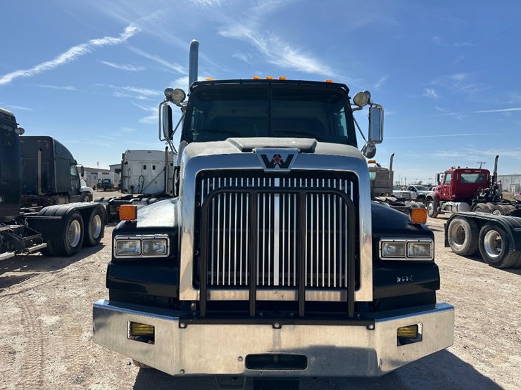 2015-western-star-4900-image-2