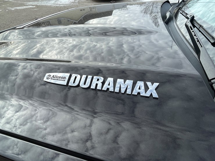 #7551-•-2019-chevy-silverado-high-country-pickup-(has-wi-title)-(blair,-wi)-image-13