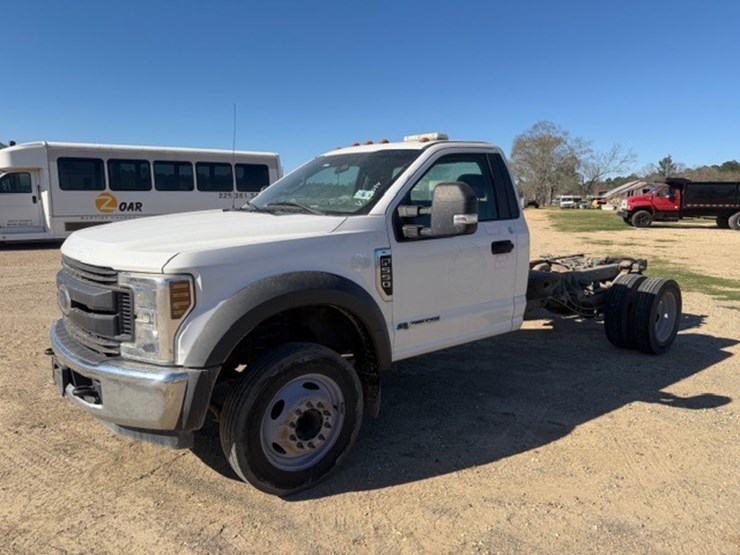 2018-ford-f550-image-1