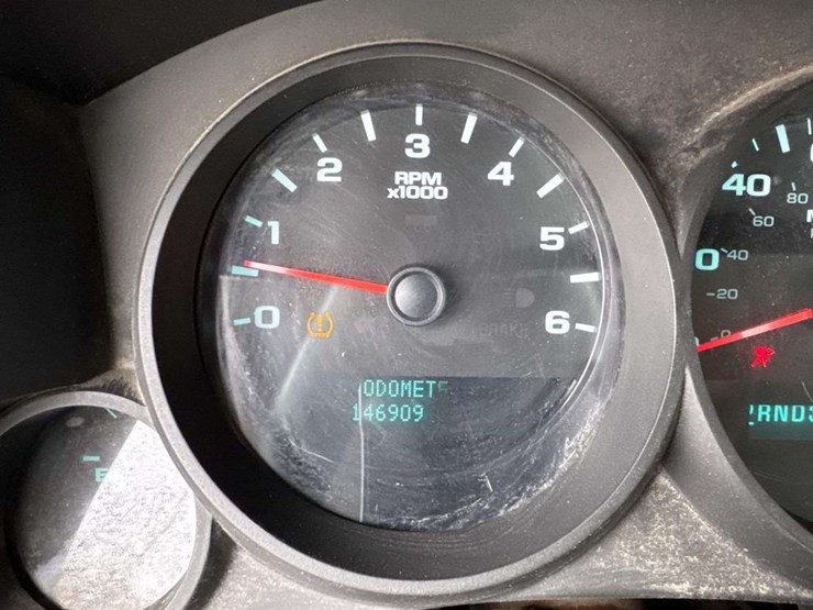 2012-chevrolet-1500-image-19