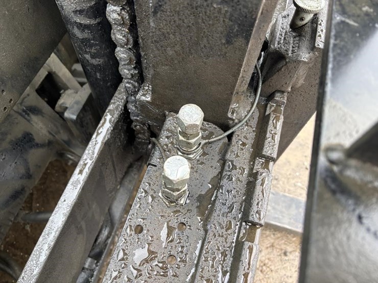 2016-manitou-ms130t-enc-cab-forklift-image-12