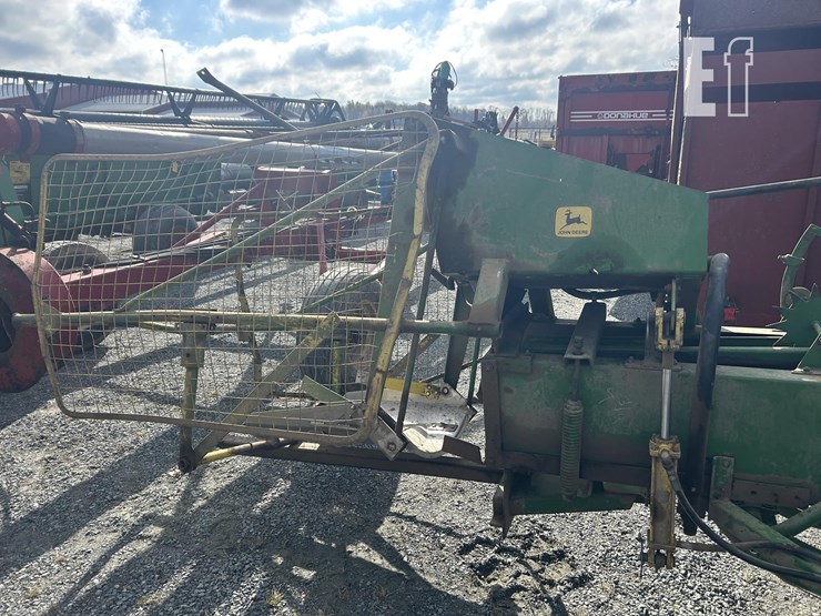 john-deere-336-image-6