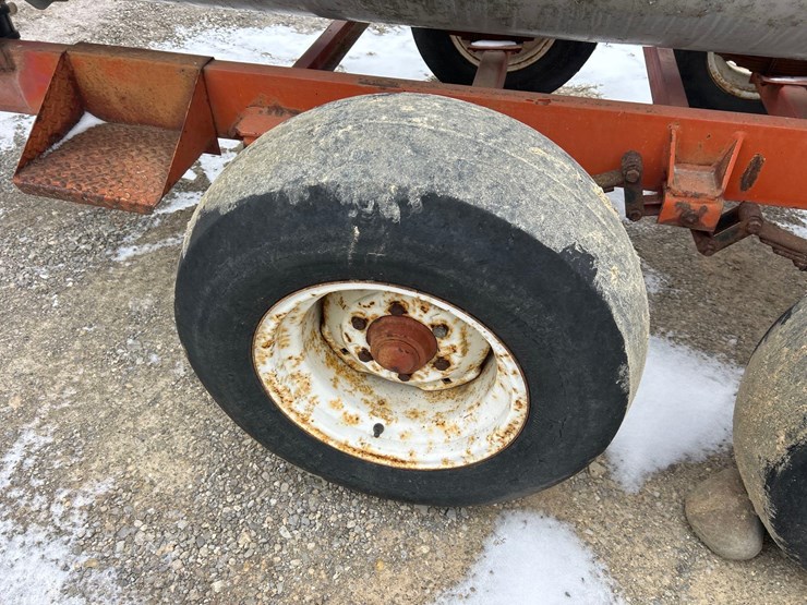 clark-1,000-gallon-nurse-trailer-image-12