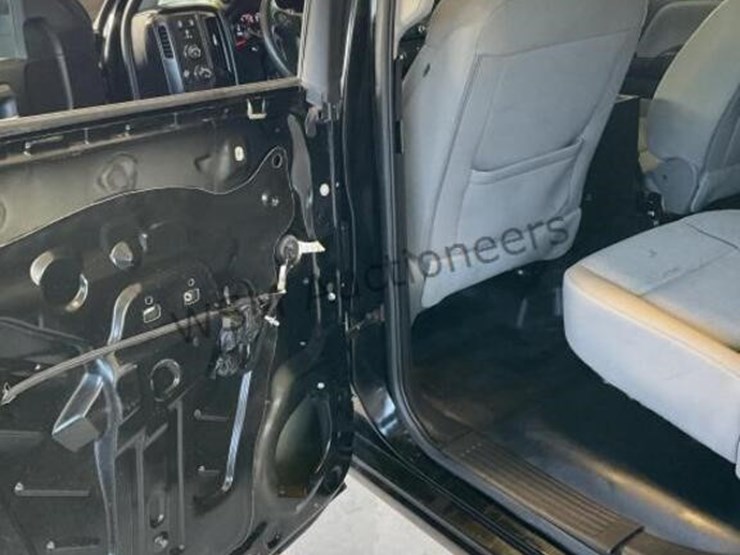 2018-chevrolet-silverado-1500-image-25