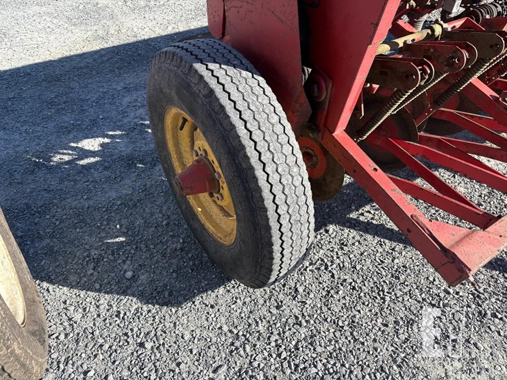 massey-ferguson-33-image-2