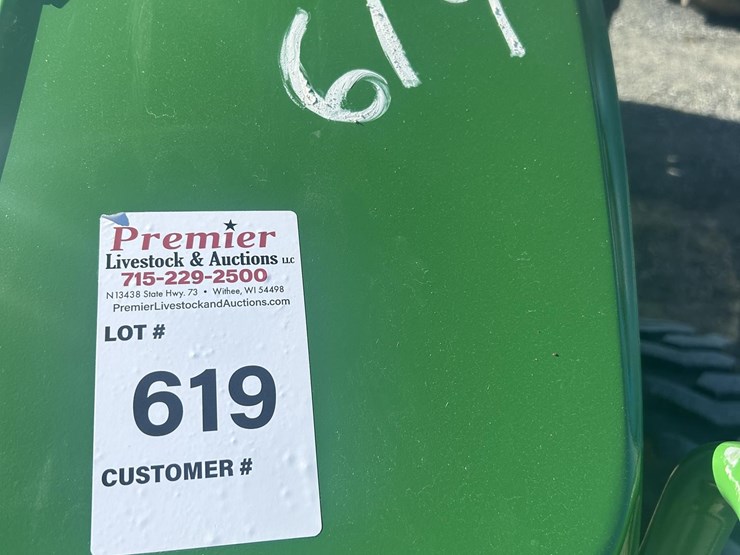 2015-john-deere-4044m-image-12