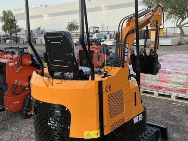 2025-miva-va15-mini-excavator-image-4